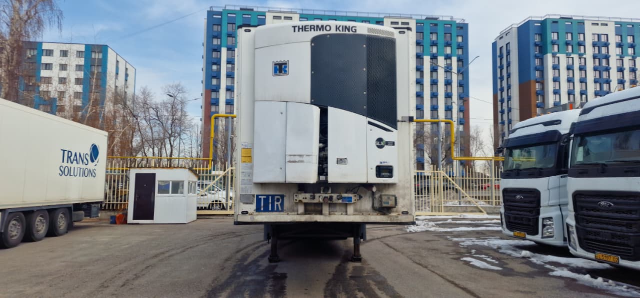 
								SCHMITZ CARGOBULL full									