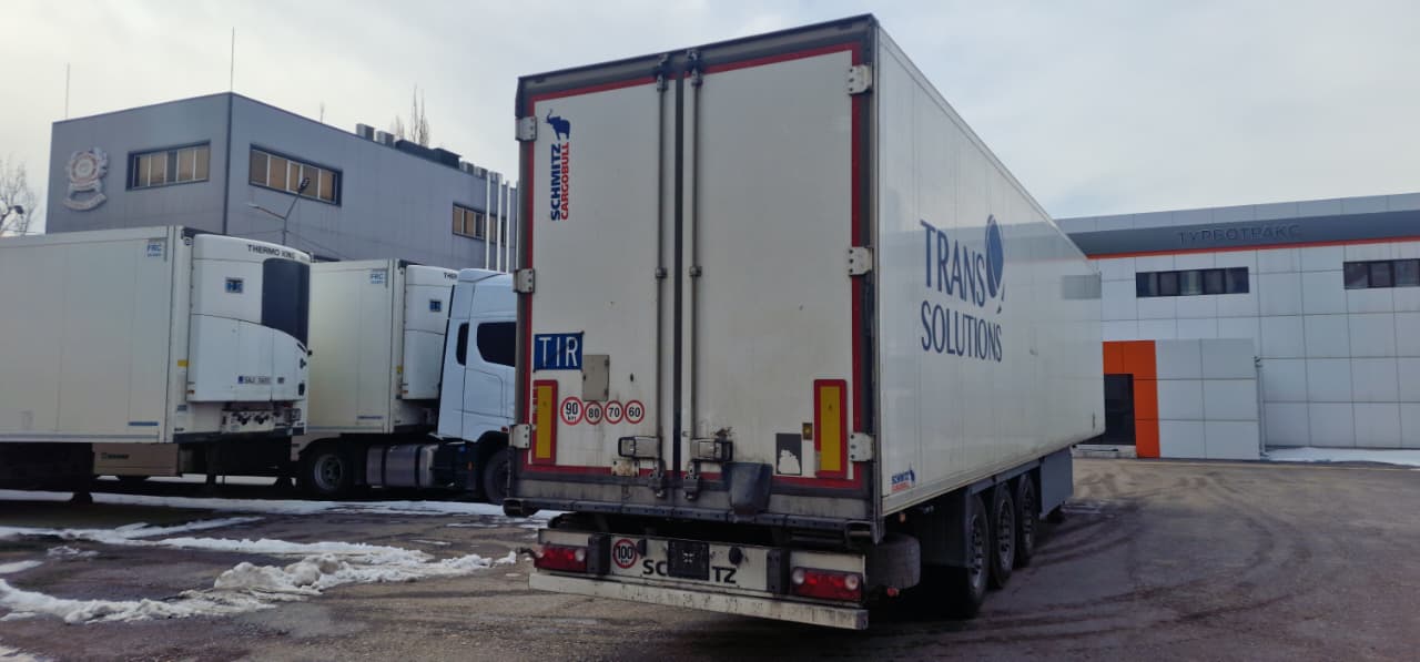 
								SCHMITZ CARGOBULL full									