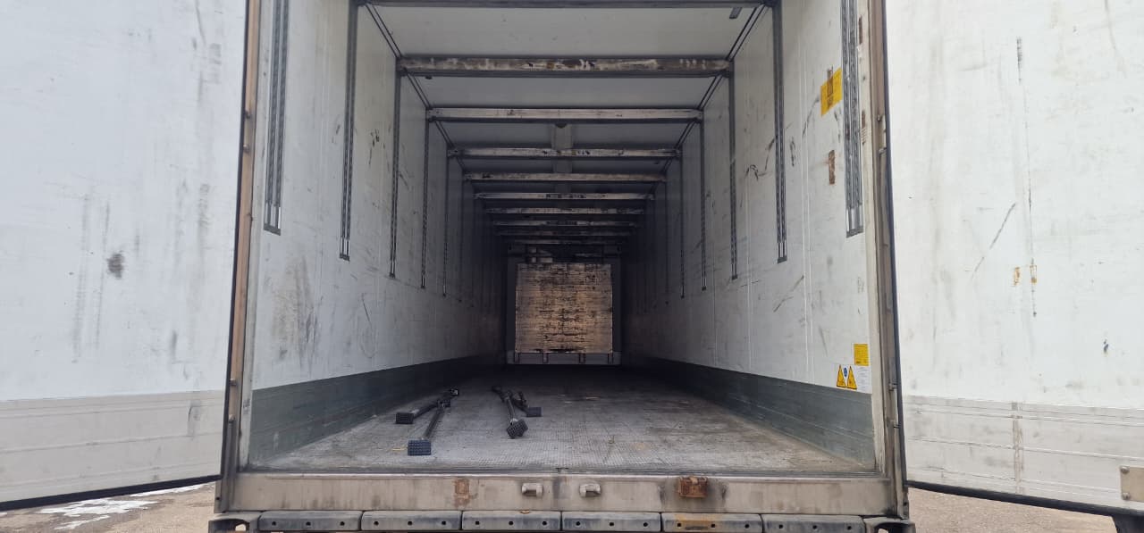 
								SCHMITZ CARGOBULL full									